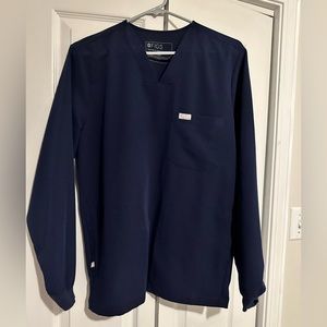 Figs Men’s long sleeve scrub top. XS. Front pockets. Navy blue.